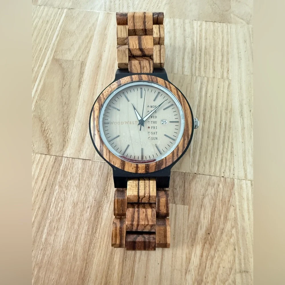 NIB Woodwelt men’s wooden watch NEW BATTERY
